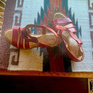 Born red sandals